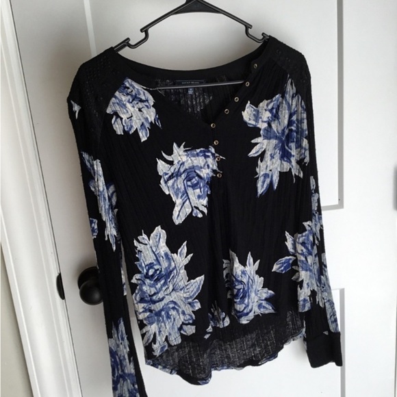 Lucky Brand Black and Blue Knit Top Size Small - Picture 6 of 6